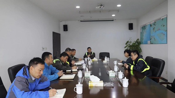 集團公司黨委副書(shū)記、工會(huì )主席潘榮一行到龍灣公司調研網(wǎng)格化黨建工作