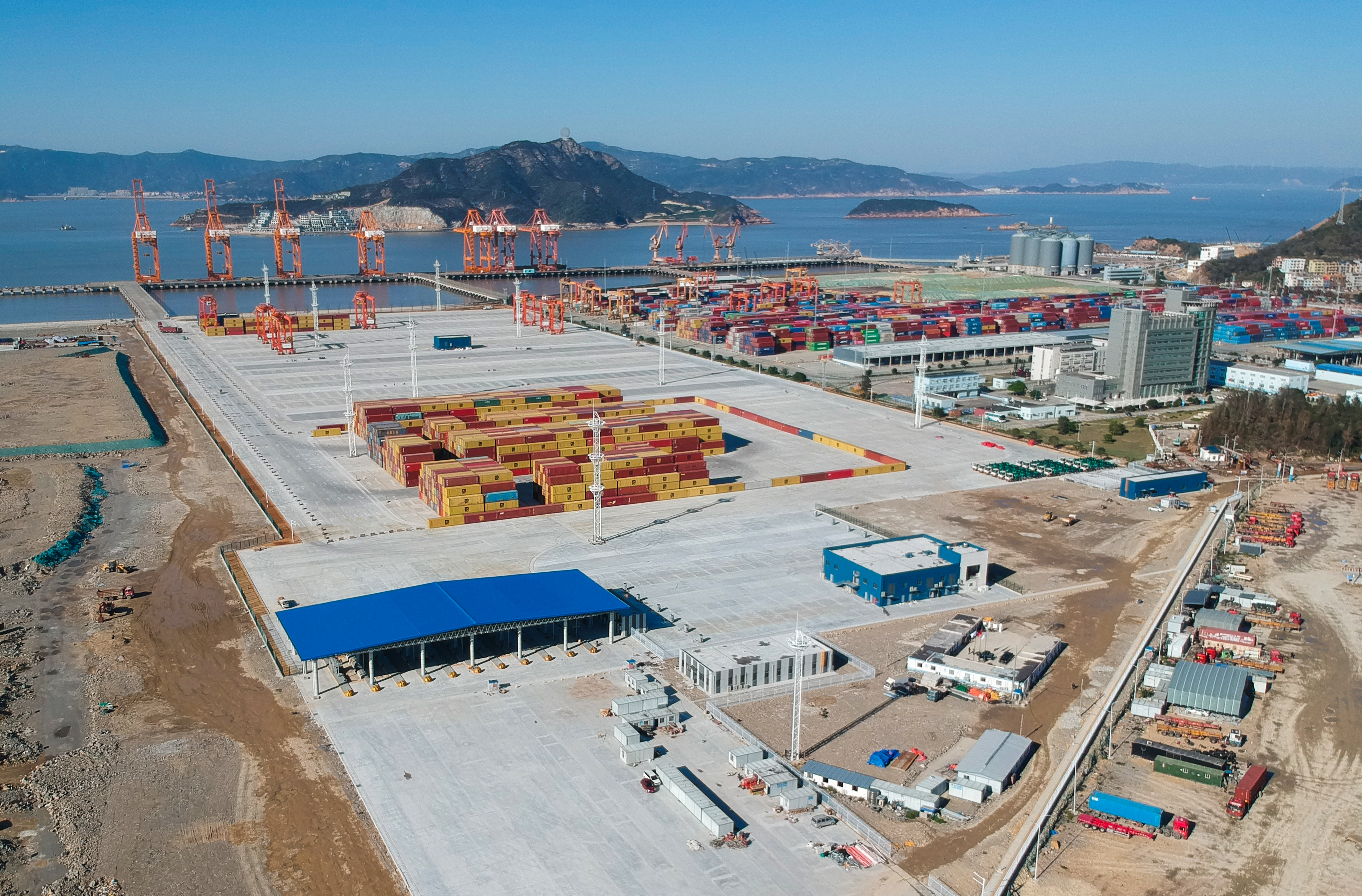 【溫州日報】狀元岙港區二期工程有新進(jìn)展 7號泊位相關(guān)設施通過(guò)交工驗收