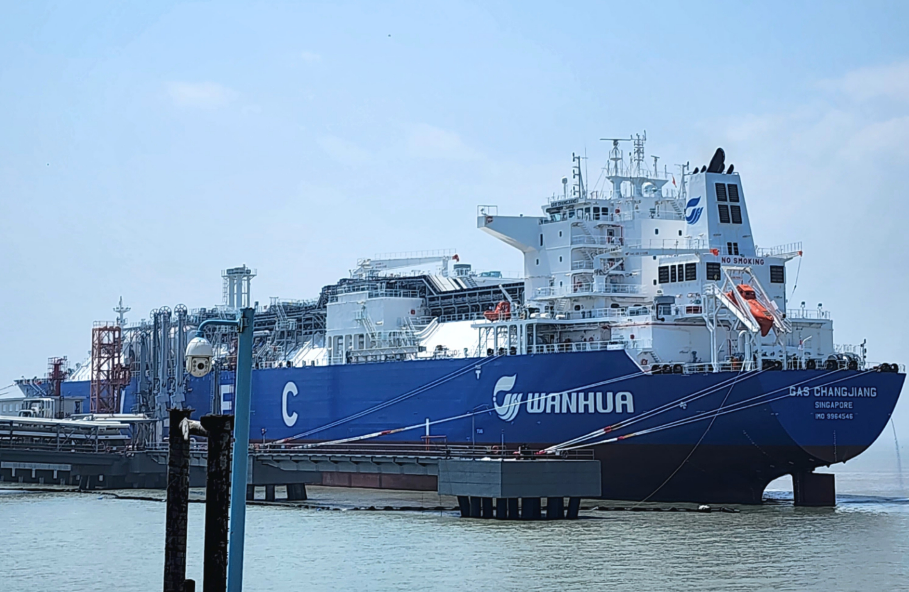 溫州港引航站助力世界最大艙容乙烷雙燃料運輸船首靠