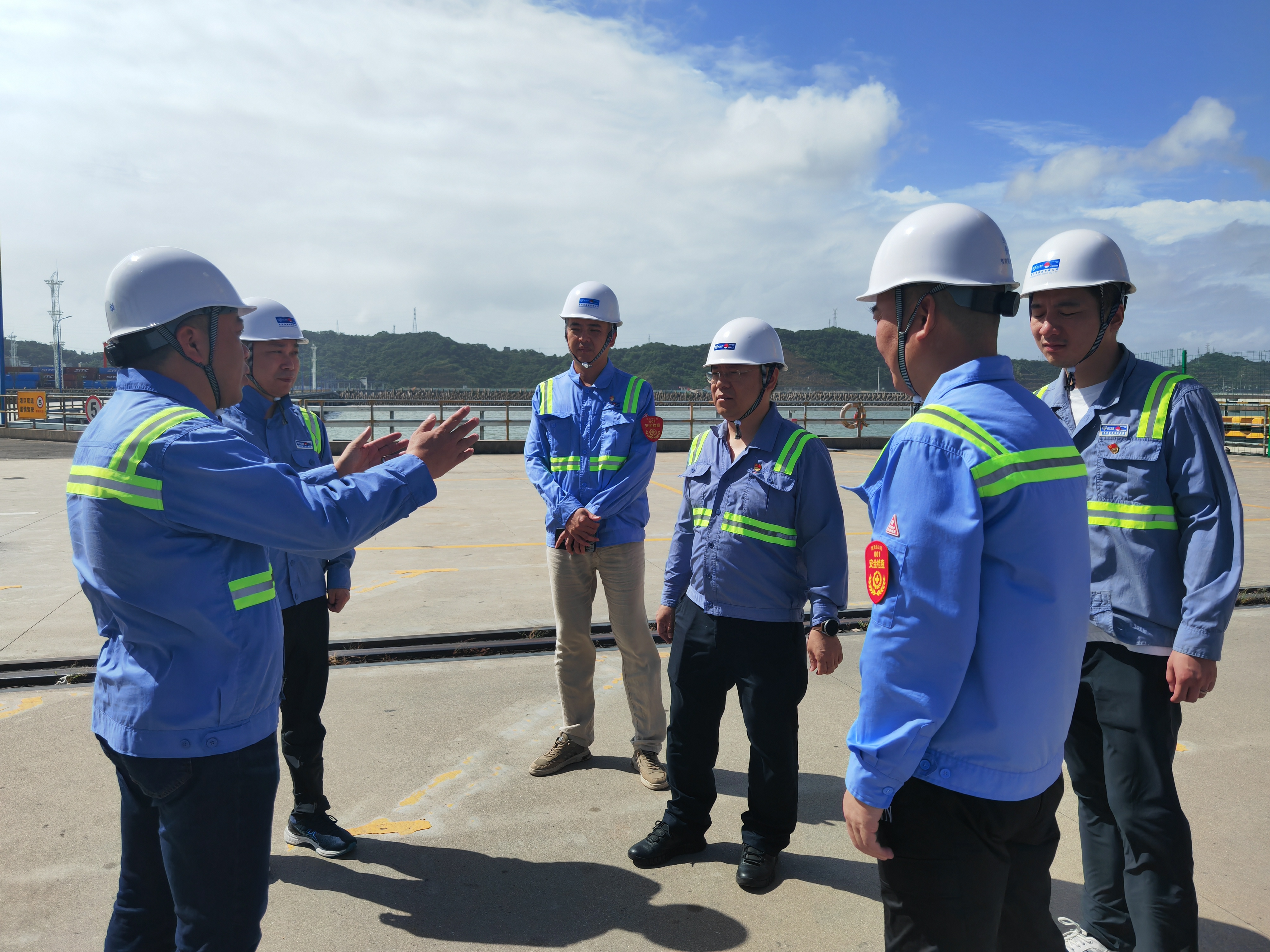 溫州港集團領(lǐng)導深入港區開(kāi)展“格美”防臺專(zhuān)項檢查，確保安全防線(xiàn)穩固